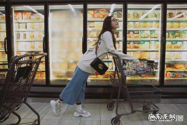 穿大衣跟阔腿裤应该搭什么鞋子?