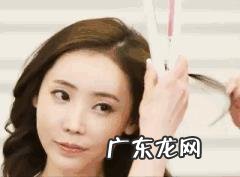 普通的丸子头看腻了,卷发丸子头该如何扎呢?