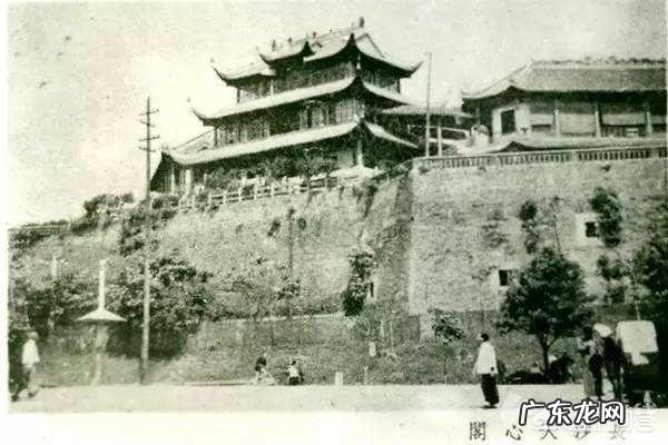 历史上有哪些躺着也中枪的事?