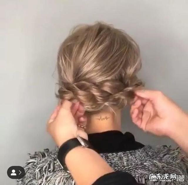 抛弃丸子头，还有哪些好看又日常的发型可以扎？