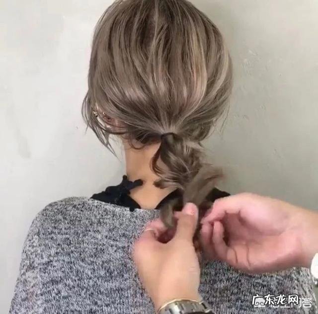 抛弃丸子头,还有哪些好看又日常的发型可以扎?