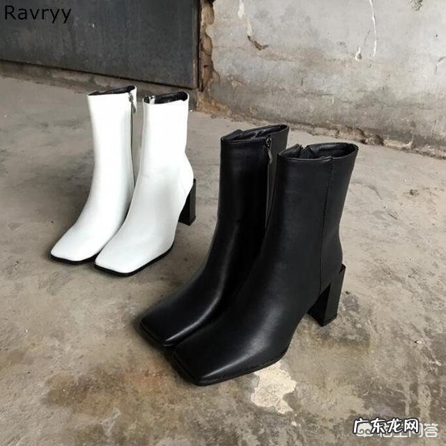 秋季哪些颜色款式的短靴好搭配,又时尚?你最常穿的是哪种?