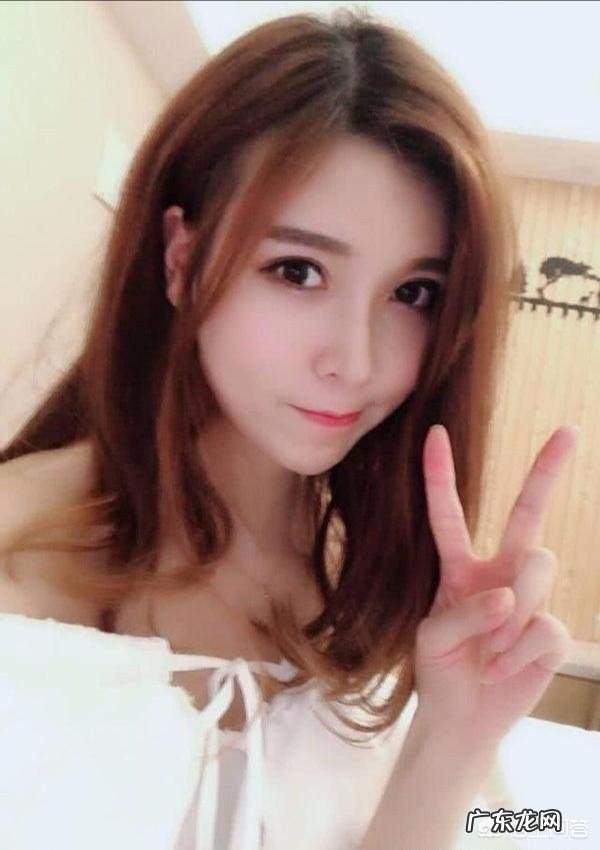 LPL赛区“尴尬一幕”,Condi采访时频频看向女主持,这个主持人如何呢?