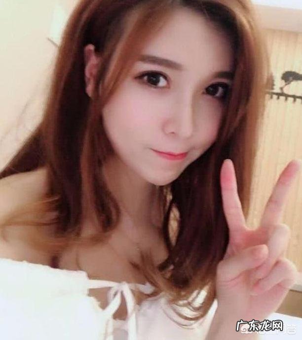 LPL赛区“尴尬一幕”,Condi采访时频频看向女主持,这个主持人如何呢?