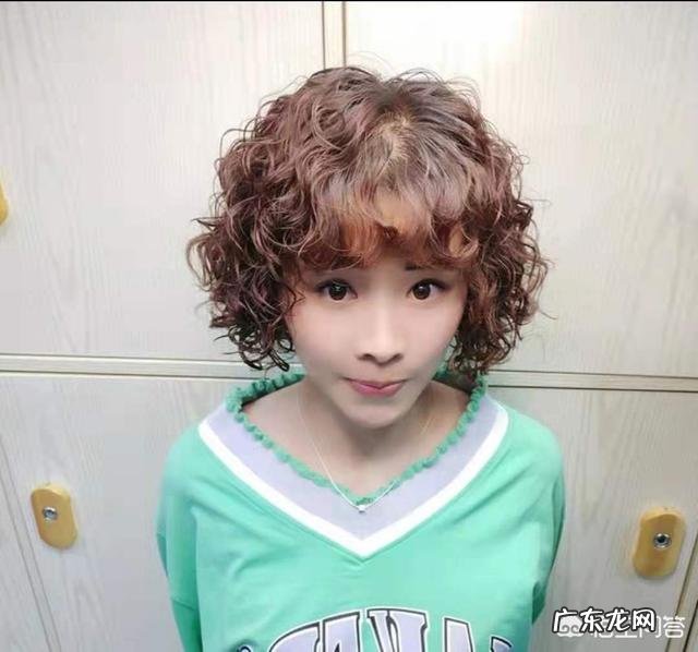 美丽的女同胞们，十一想烫一下头发，我头发硬理发店建议冷烫，想问一下，冷烫好不好？