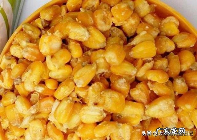 水草茂盛的地方钓鲤鱼用什么饵料好?