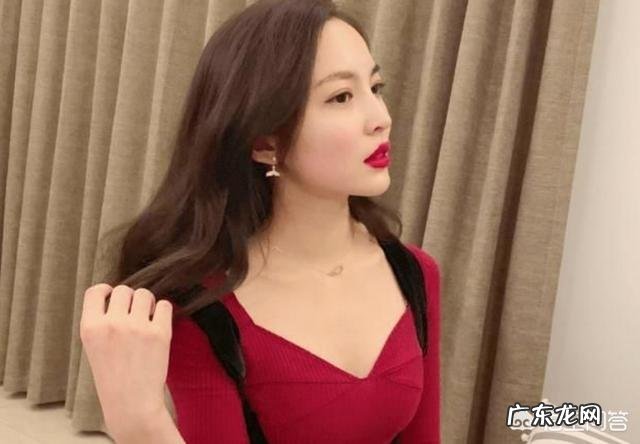 最近很火的台球裁判王钟瑶是什么来头?亨德利为什么夸她是大场面裁判?