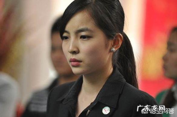 最近很火的台球裁判王钟瑶是什么来头?亨德利为什么夸她是大场面裁判?