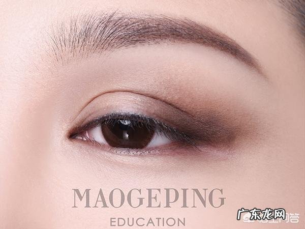 时尚烟熏妆适合化妆新手吗?化妆新手如何化好精致的烟熏眼妆?