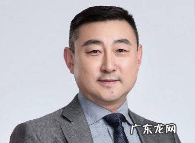 10号凌晨博纳影业集团副总裁黄巍坠楼身亡,发生什么了?