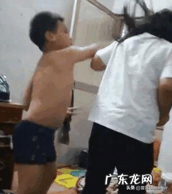 我家孩子上四年级了,学习也挻好就是不遵守课堂纪律目无师长,如何教育呢?