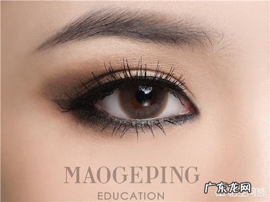 学习化烟熏妆的步骤，清纯优雅的烟熏妆？