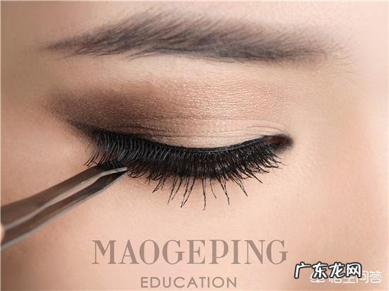 学习化烟熏妆的步骤，清纯优雅的烟熏妆？