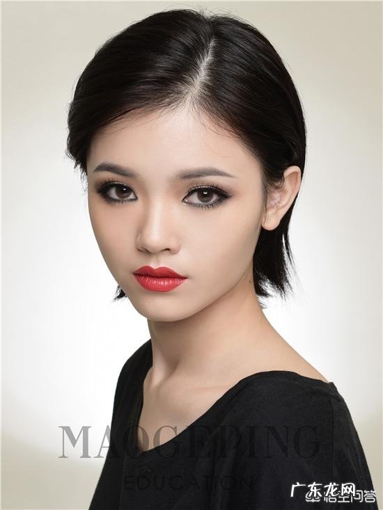 学习化烟熏妆的步骤，清纯优雅的烟熏妆？