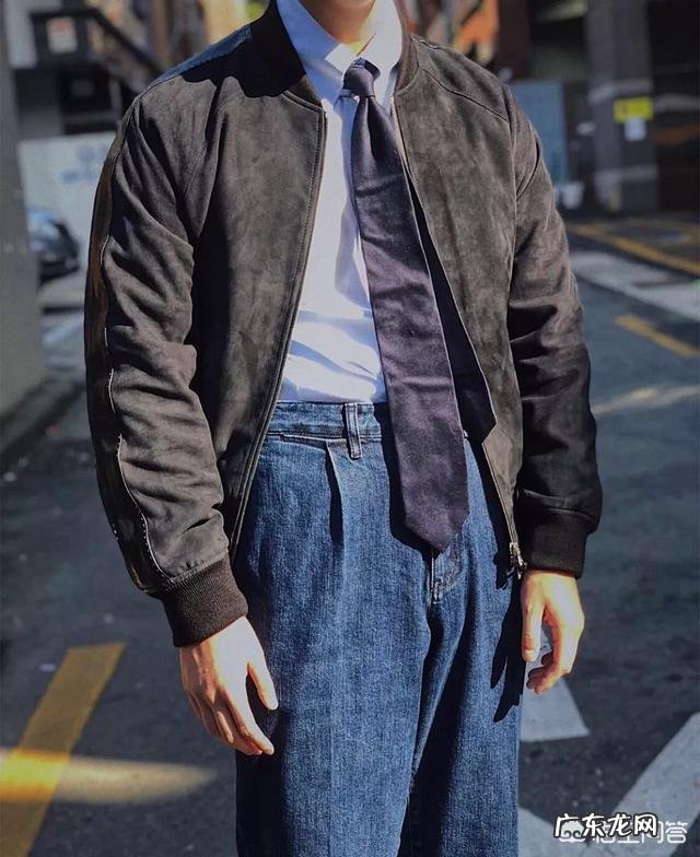 皮衣配什么衣服好看？