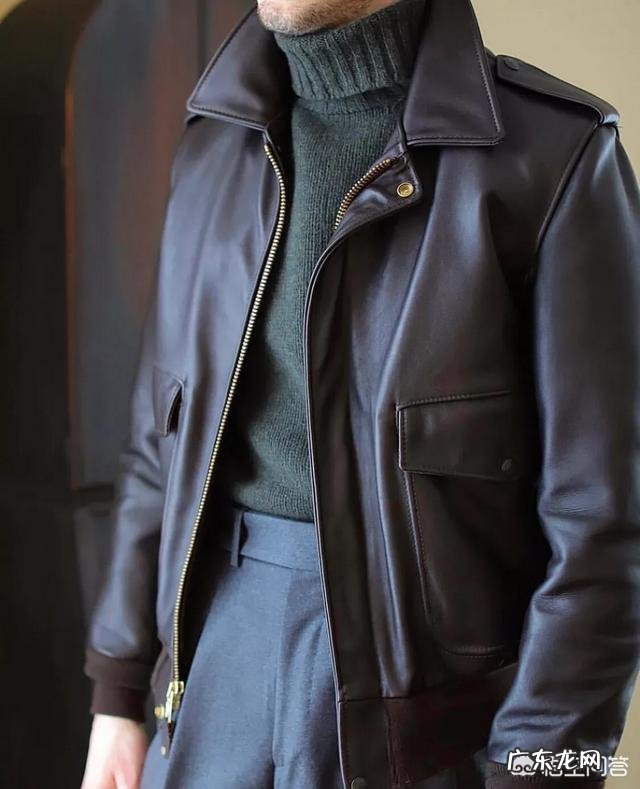 皮衣配什么衣服好看？