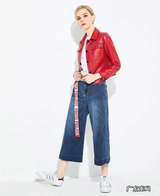 皮衣配什么衣服好看?