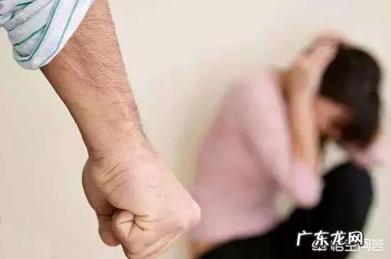 鹤山女子录下被丈夫暴打视频,警方:男子已被刑拘, 你怎么看?