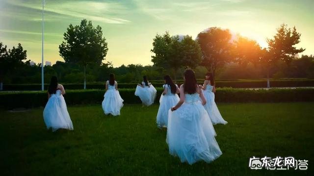 毕业季，穿哪些服装拍摄写真更好看？