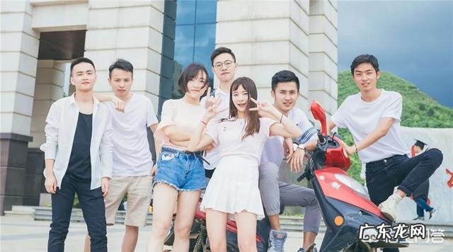 毕业季，穿哪些服装拍摄写真更好看？