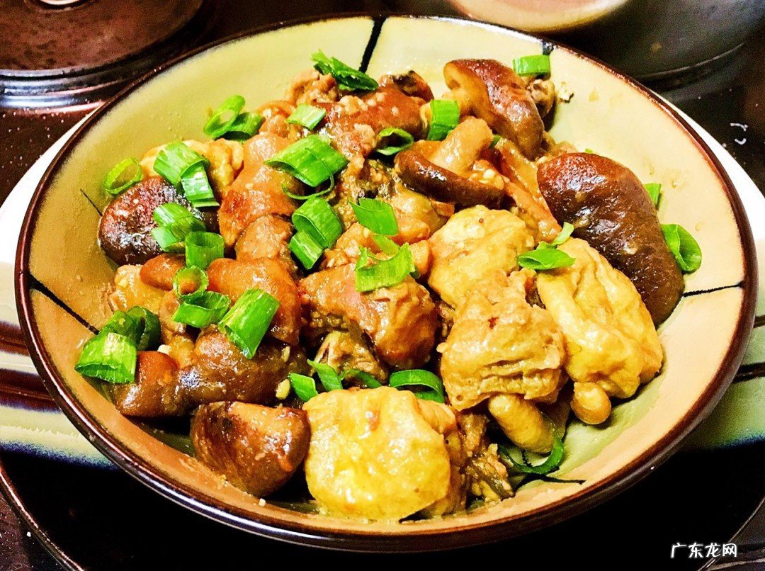 洋葱焖鸡要怎么样煮