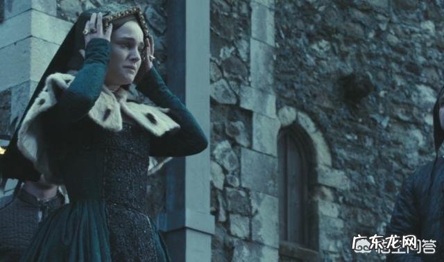 如何评价娜塔莉·多默尔和娜塔莉·波特曼分别饰演的安妮·博林？