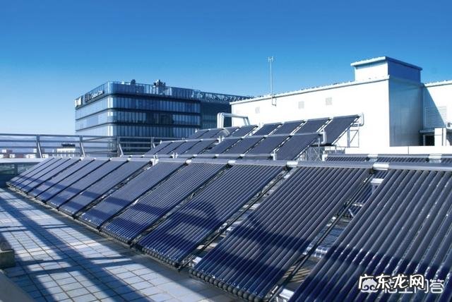 家里装修房屋要购热水器，请问电热水器燃气热水器和太阳能热水器哪一款适合家庭使用？