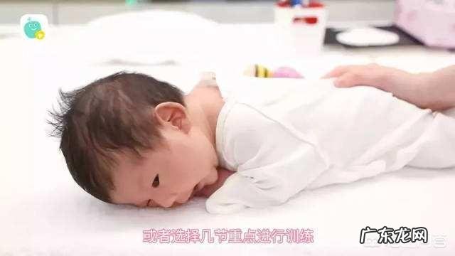 5个月宝宝不会翻身该怎么办