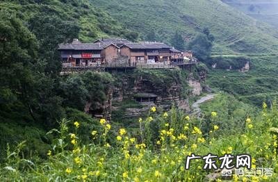 农村自建房,房檐下弄个天沟有组织排水实用么?你怎么看?