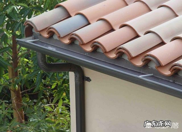 农村自建房,房檐下弄个天沟有组织排水实用么?你怎么看?