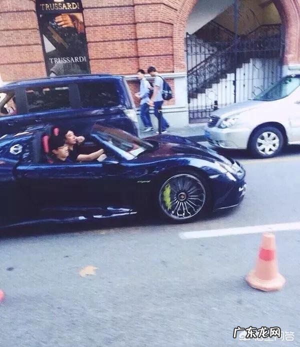 王思聪车库有哪些车？