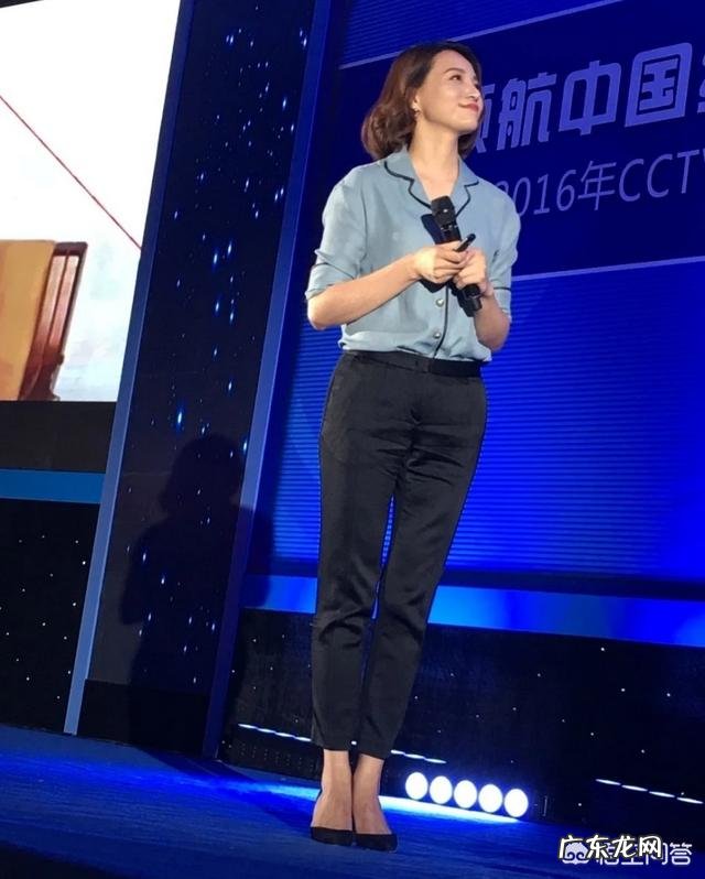 为什么一些电视节目中的女主持人会光着脚穿高跟鞋？