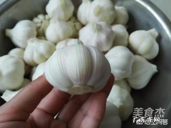 糖醋蒜该怎么做？