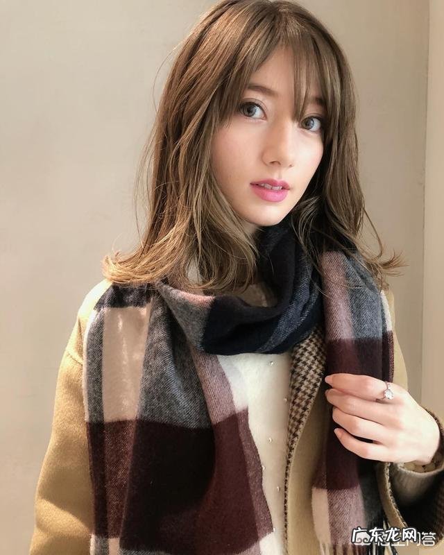 爱心形状的脸型适合什么刘海?适合长发还是短发?什么样的?