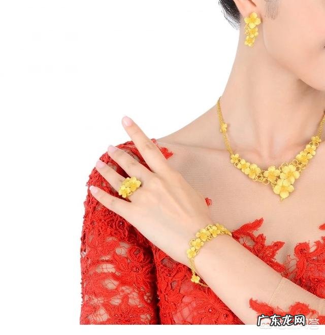 结婚首饰买那个品牌的比较好钻戒一定要买吗?