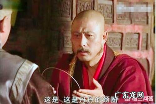 《康熙王朝》中，索额图收养朱三太子的女儿红玉，到底有何意图？对此你有何看法？