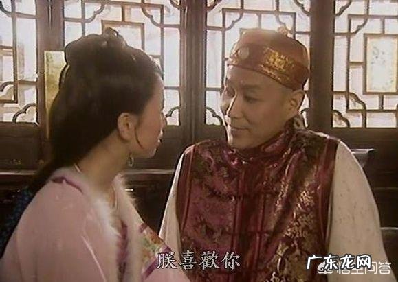 《康熙王朝》中，索额图收养朱三太子的女儿红玉，到底有何意图？对此你有何看法？