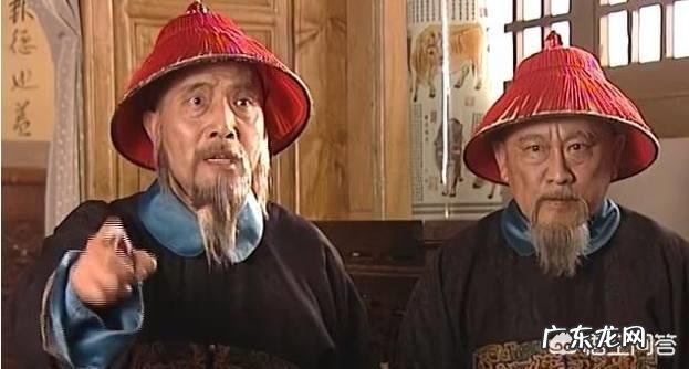 《康熙王朝》中，索额图收养朱三太子的女儿红玉，到底有何意图？对此你有何看法？