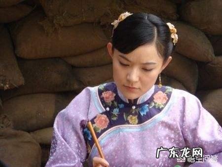 《康熙王朝》中，索额图收养朱三太子的女儿红玉，到底有何意图？对此你有何看法？