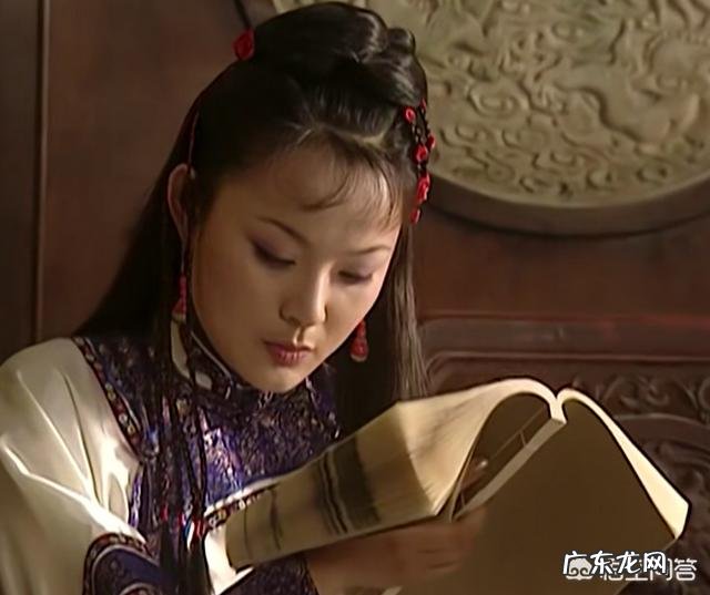 《康熙王朝》中，索额图收养朱三太子的女儿红玉，到底有何意图？对此你有何看法？