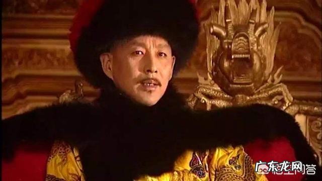 《康熙王朝》中，索额图收养朱三太子的女儿红玉，到底有何意图？对此你有何看法？