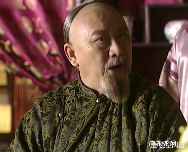 《康熙王朝》中，索额图收养朱三太子的女儿红玉，到底有何意图？对此你有何看法？