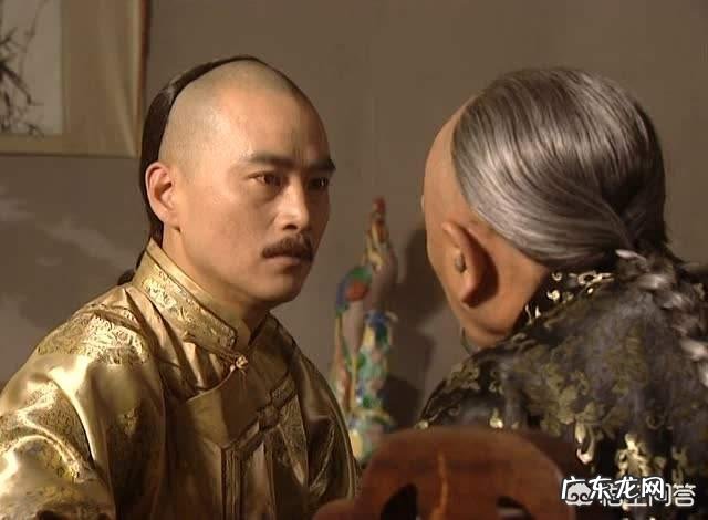 《康熙王朝》中，索额图收养朱三太子的女儿红玉，到底有何意图？对此你有何看法？