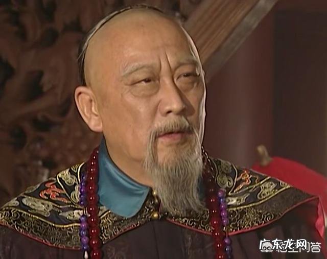 《康熙王朝》中，索额图收养朱三太子的女儿红玉，到底有何意图？对此你有何看法？