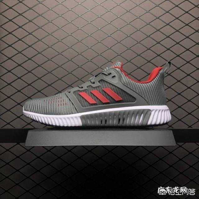 阿迪达斯有哪些适合夏季穿的轻薄透气跑鞋?