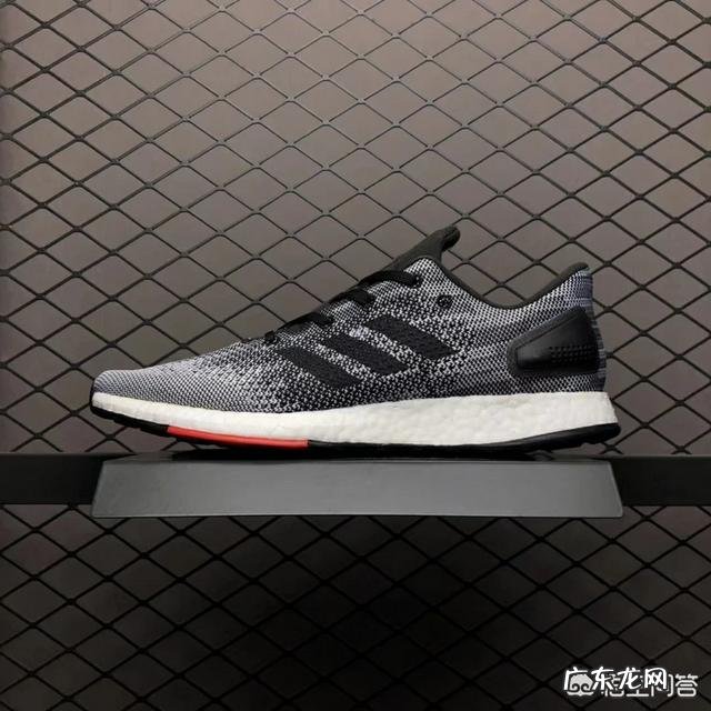阿迪达斯有哪些适合夏季穿的轻薄透气跑鞋?