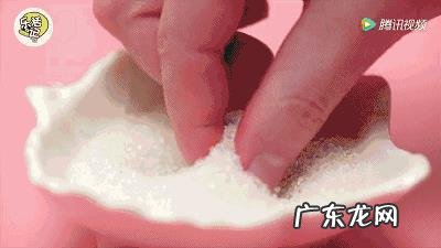 怎样去除衣服上染上的污渍？