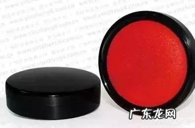 怎样去除衣服上染上的污渍？