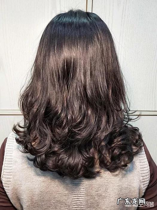 冷烫与热烫哪个对头发伤害更大？有什么科学依据吗？