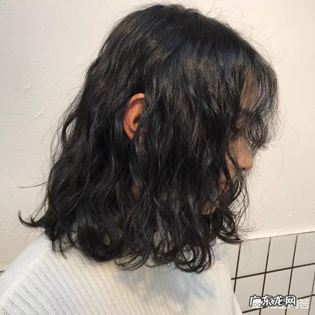 冷烫与热烫哪个对头发伤害更大？有什么科学依据吗？